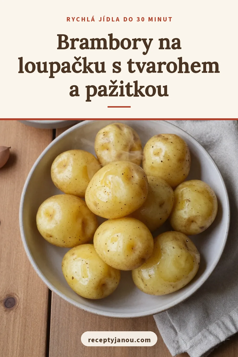 Brambory na loupačku s tvarohem a pažitkou