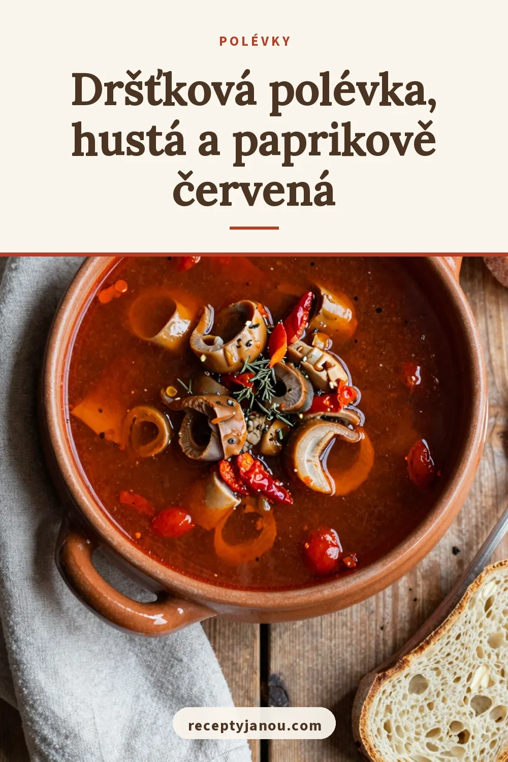 Dršťková polévka, hustá a paprikově červená