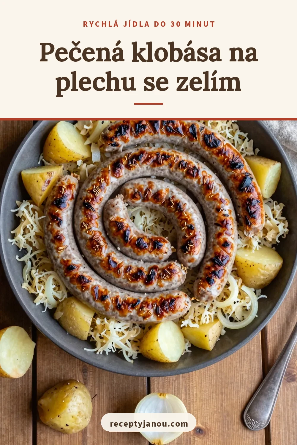 Pečená klobása na plechu se zelím