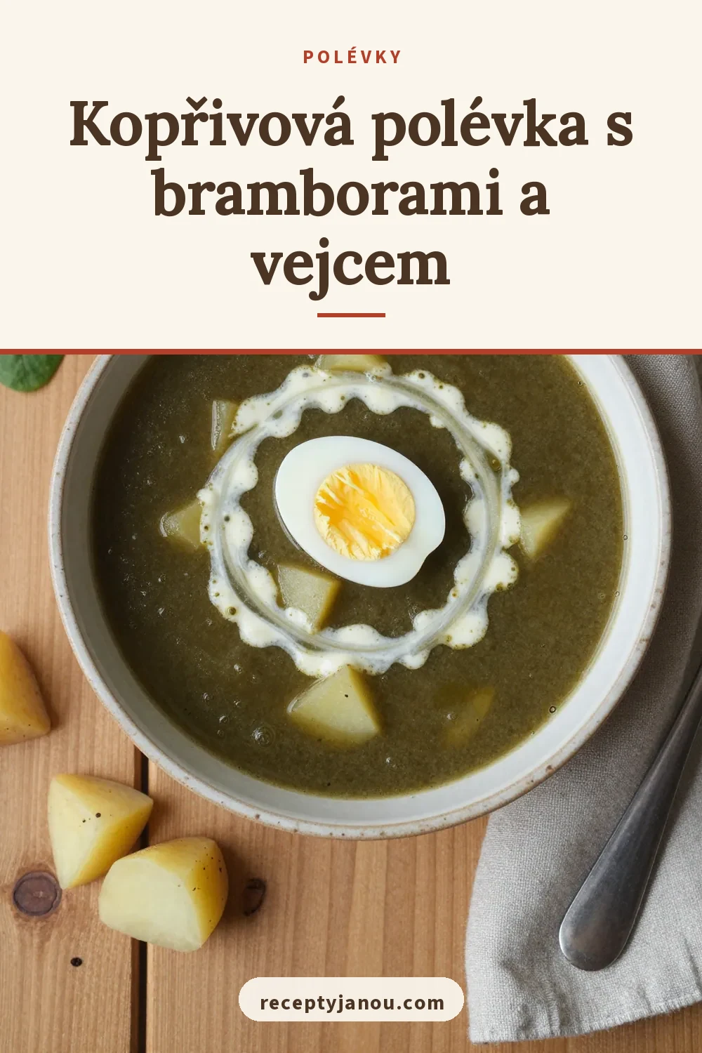 Kopřivová polévka s bramborami a vejcem