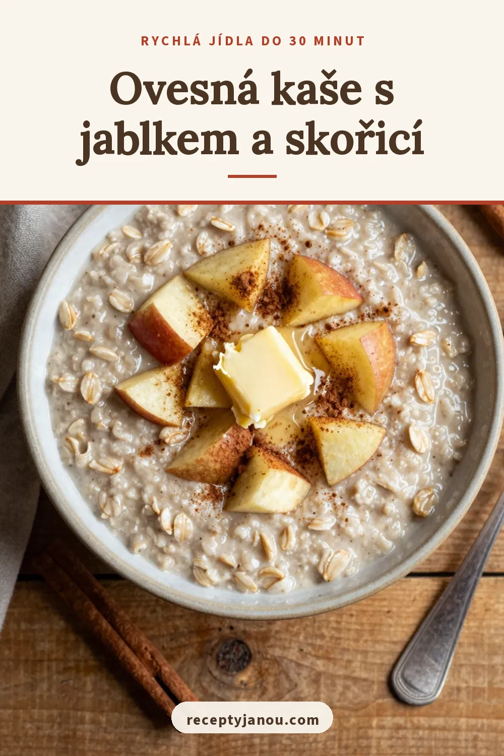 Ovesná kaše s jablkem a skořicí