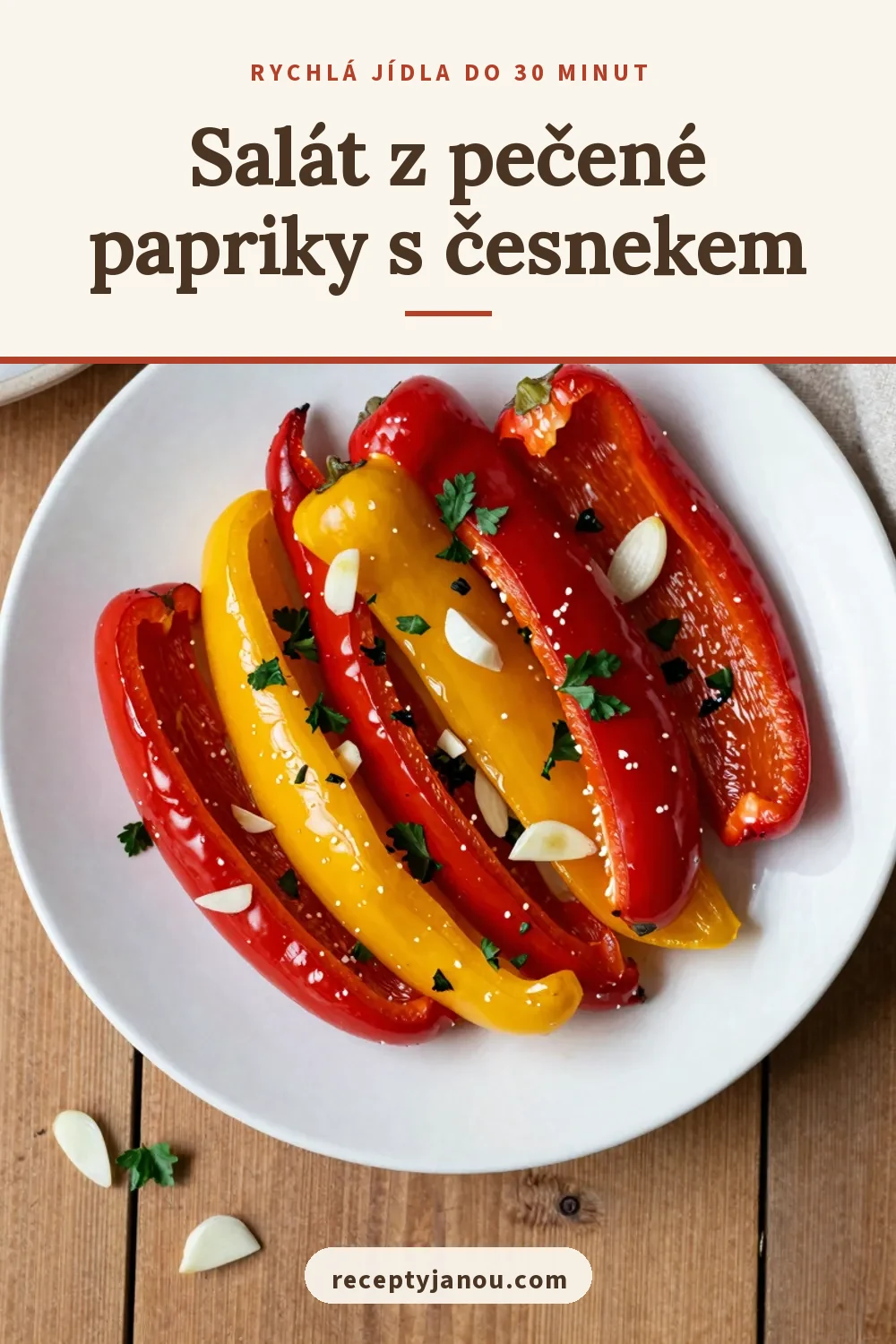 Salát z pečené papriky s česnekem