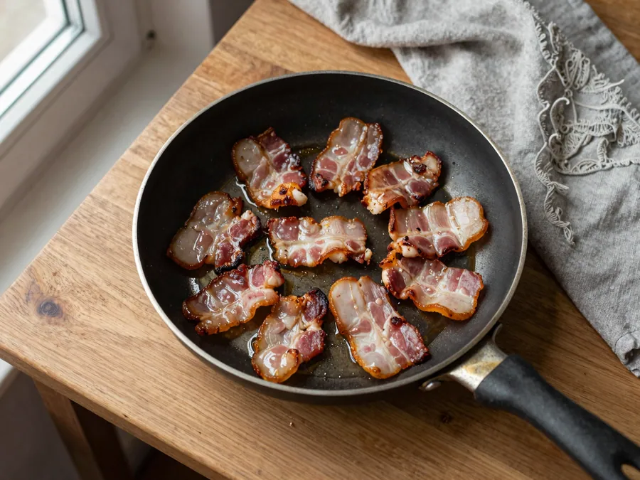 Slanina vyškvařená do zlatova